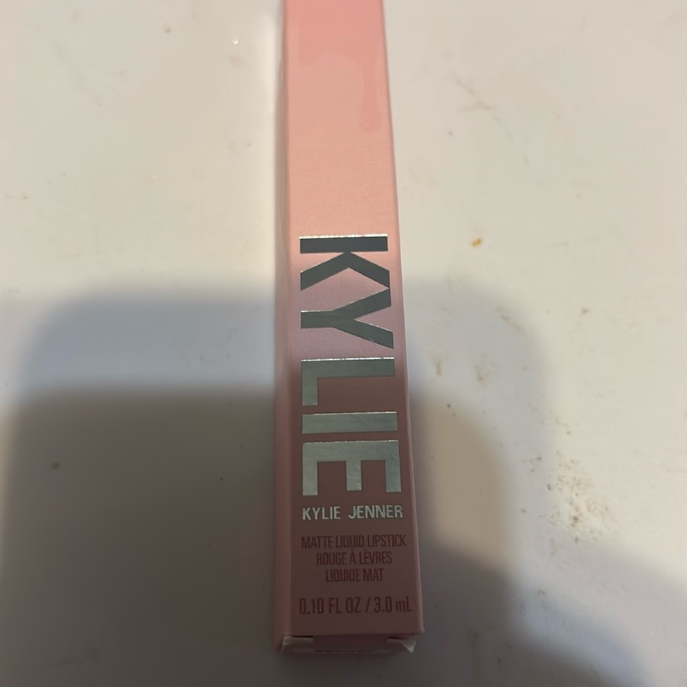 Kylie Cosmetics Matte Liquid Lipstick in 346 A Moment